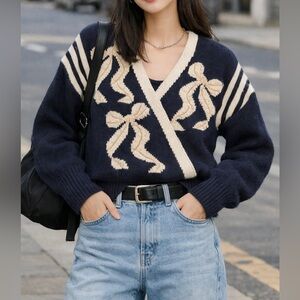 Vintage Knitworks Black and Cream V-Neck Sweater